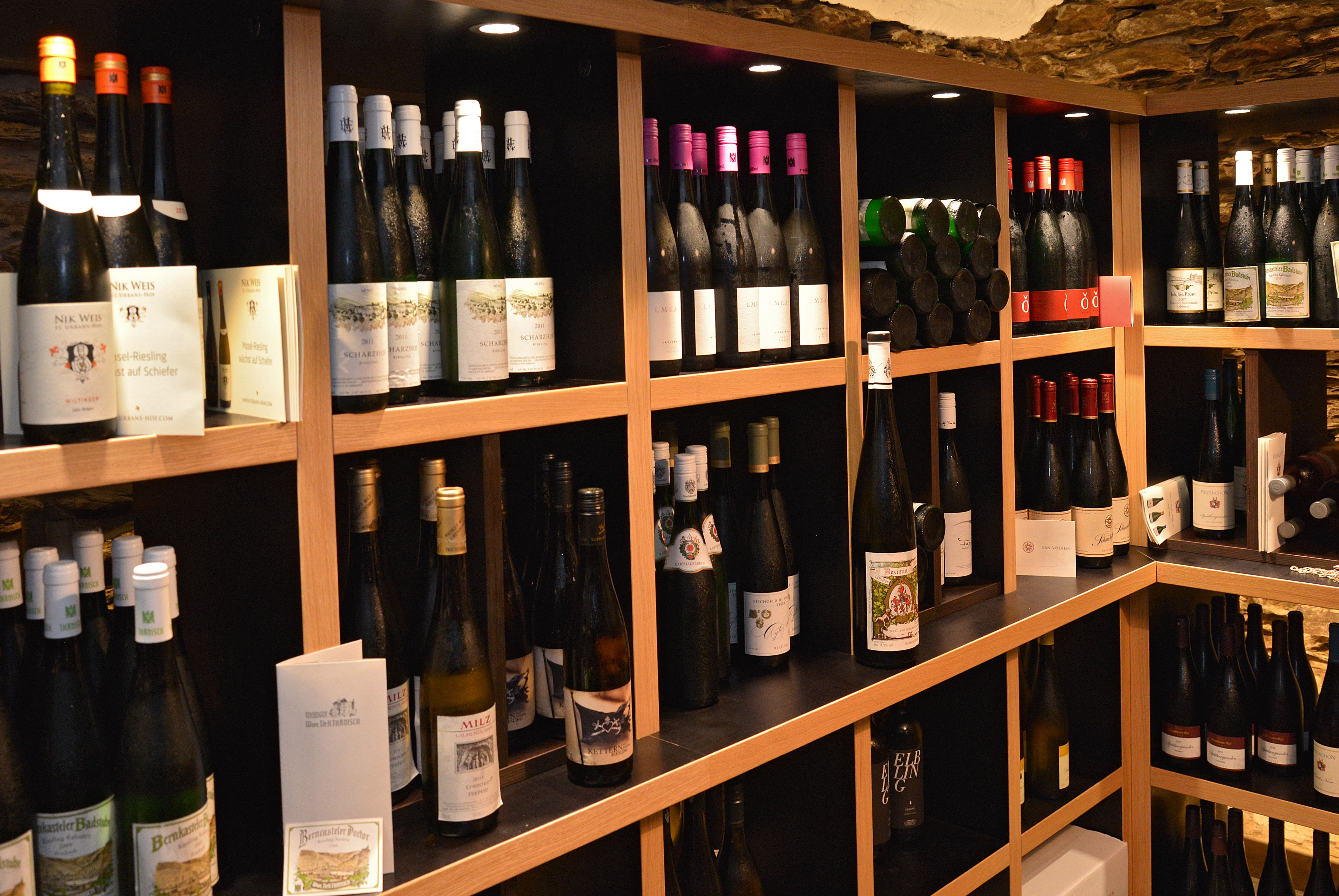 Weinlager, Weinverkostung, Vinothek im Nells Park Hotel in Trier an der Mosel